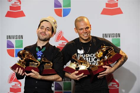 Calle 13 (band) .